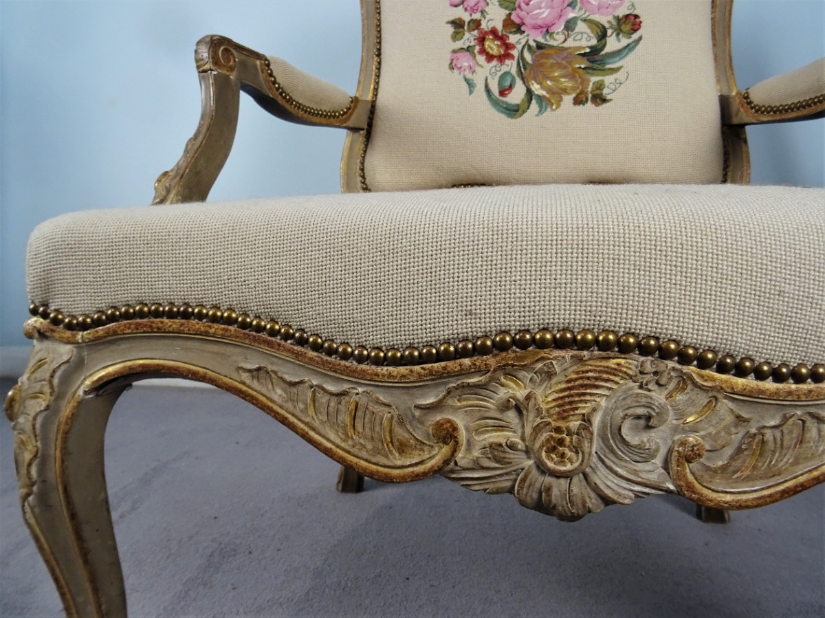 A Fine Pair Of Painted and Gilt French Armchairs (21).JPG